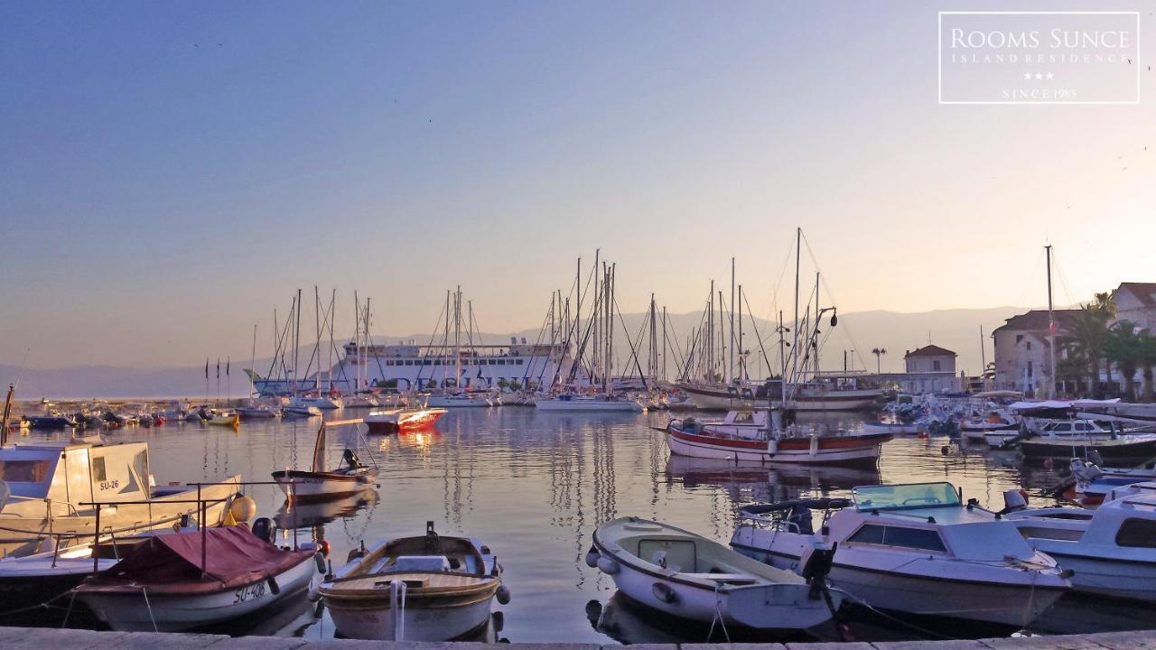 Apartments Residence Sunce Supetar - Cozy Base To Stay And Explore Island Brac Free Parking Eksteriør bilde